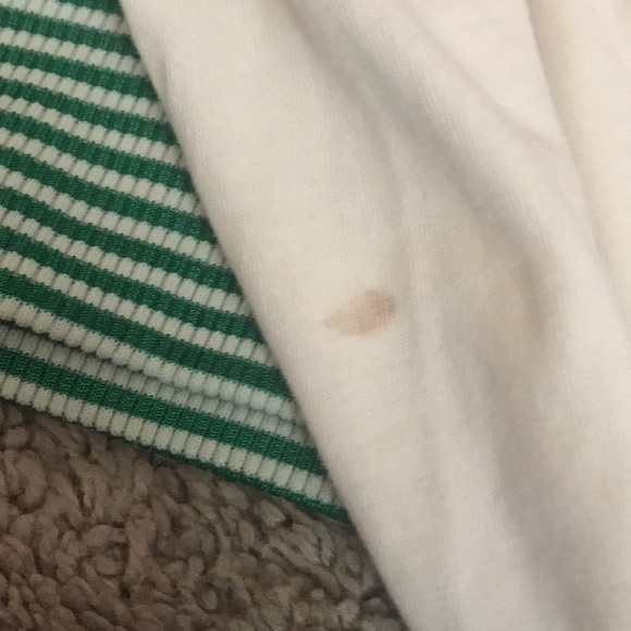 Rare Nike sweatshirt good condition but does have small stain on sleeve - Picture 4 of 4